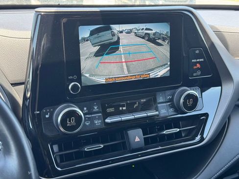 Used 2023 Toyota Highlander XLE image 31
