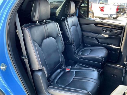 Used 2025 Honda Pilot TrailSport image 26