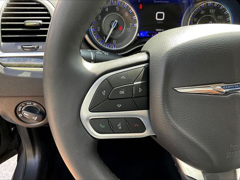 Used 2023 Chrysler 300 Touring L w/ Popular Equipment Group RWD image 11