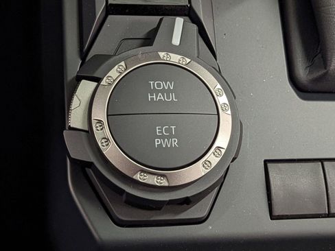 New 2025 Toyota Tacoma SR image 27