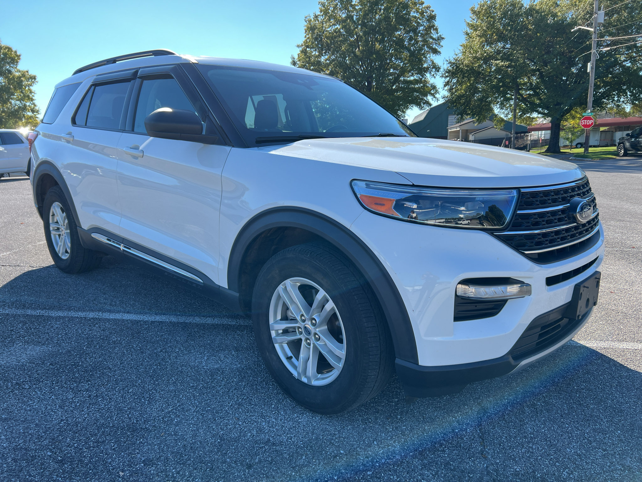 Used 2020 Ford Explorer XLT w/ Equipment Group 202A AWD/4WD image 1