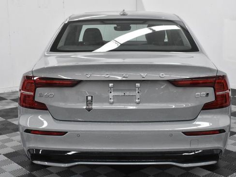 Used 2025 Volvo S60 B5 Core image 4