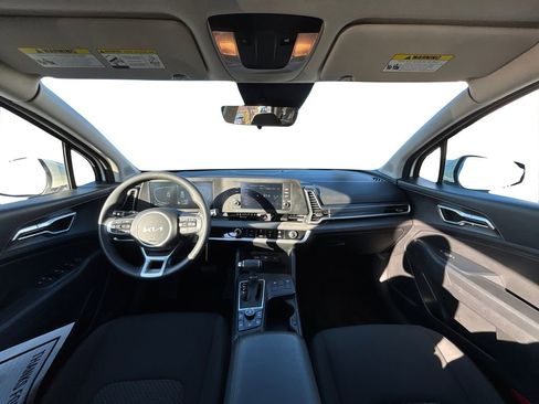 Used 2023 Kia Sportage LX image 17