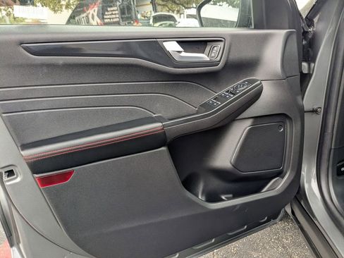 Used 2025 Ford Escape ST-Line image 13