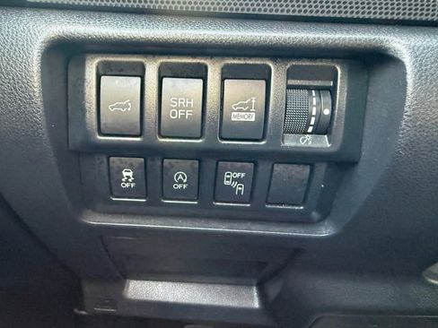 Used 2020 Subaru Forester Limited image 13