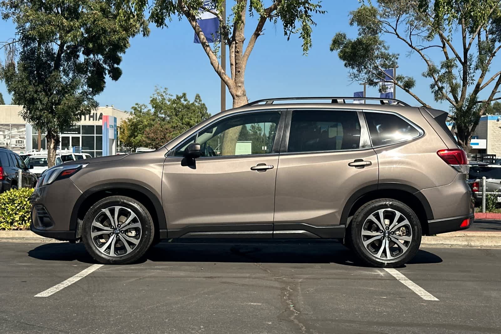 Used 2023 Subaru Forester Limited w/ Popular Package #2 AWD/4WD image 6
