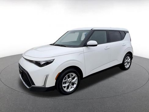 Used 2025 Kia Soul LX w/ LX Technology Package image 8
