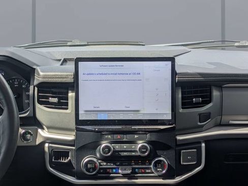 Used 2024 Ford Expedition Max XLT RWD image 19