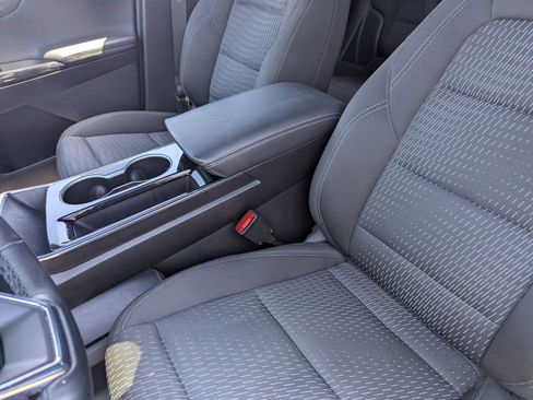 Used 2025 Chevrolet Equinox LT image 19