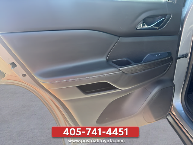 Used 2021 GMC Acadia SLT FWD image 14
