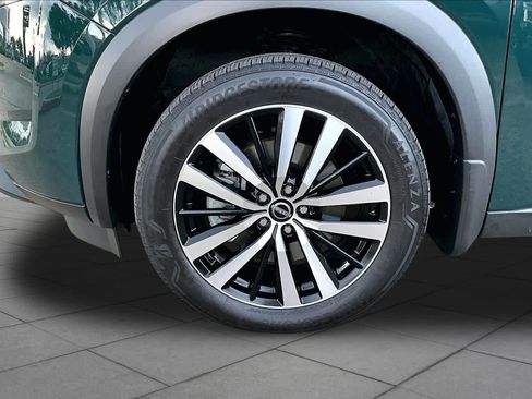 Certified 2025 Nissan Pathfinder Platinum w/ Cargo Package FWD image 11