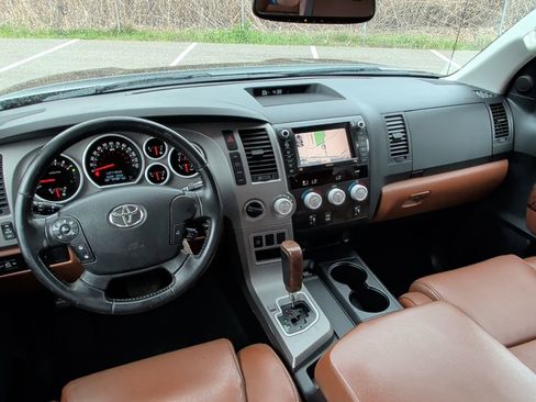 Used 2012 Toyota Tundra Limited w/ TRD Off-Road Pkg AWD/4WD image 16