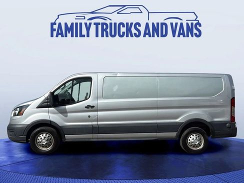Used 2020 Ford Transit 250 Low Roof AWD image 2