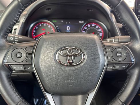 Used 2022 Toyota Camry XSE image 21