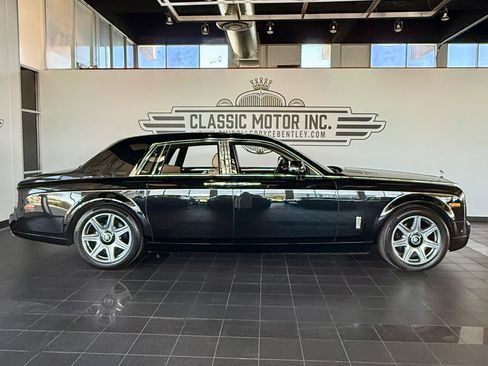 Used 2015 Rolls-Royce Phantom Sedan RWD image 2