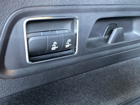 Certified 2025 Mercedes-Benz GLS 450 4MATIC image 11