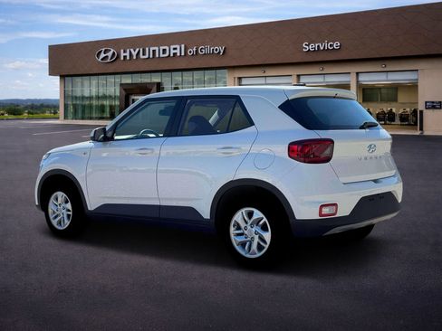 New 2026 Hyundai Venue SE FWD image 4