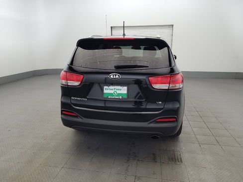 Used 2018 Kia Sorento LX AWD/4WD image 7