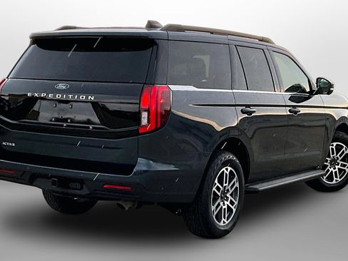Used 2025 Ford Expedition Active image 11