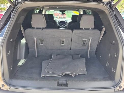 Used 2023 Chevrolet Traverse LT FWD image 15
