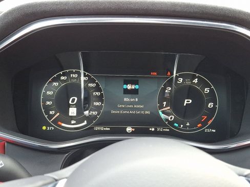 Used 2022 Jaguar F-PACE SVR image 23