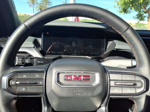 Used 2024 GMC Acadia AT4 image 22