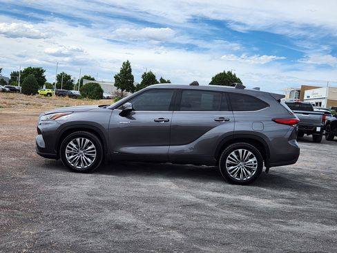 Used 2021 Toyota Highlander Platinum AWD/4WD image 62