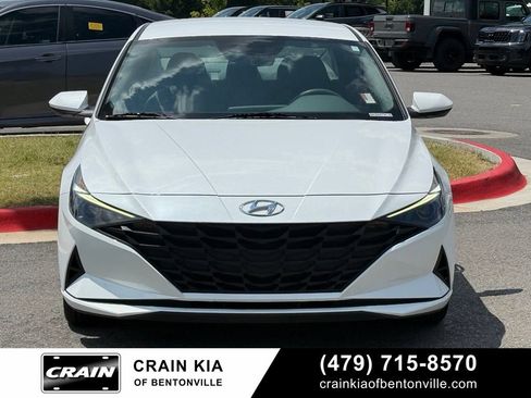 Used 2023 Hyundai Elantra SEL FWD image 2