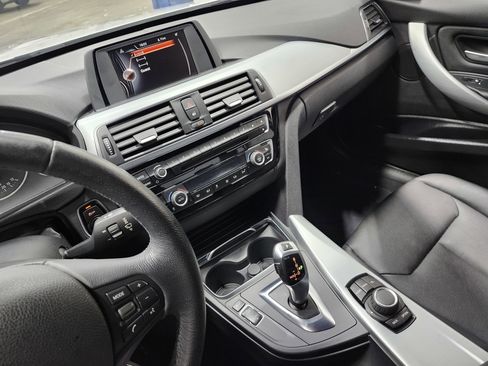 Used 2016 BMW 320i xDrive Sedan image 26