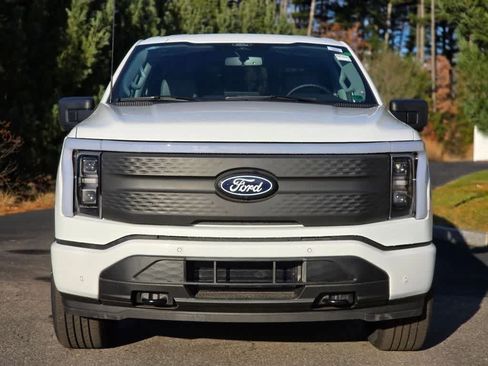 New 2025 Ford F150 Lightning Flash AWD/4WD image 3