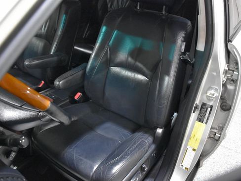 Used 2006 Lexus RX 330 image 38