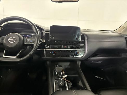 Used 2024 Nissan Pathfinder SL w/ SL Premium Package FWD image 29