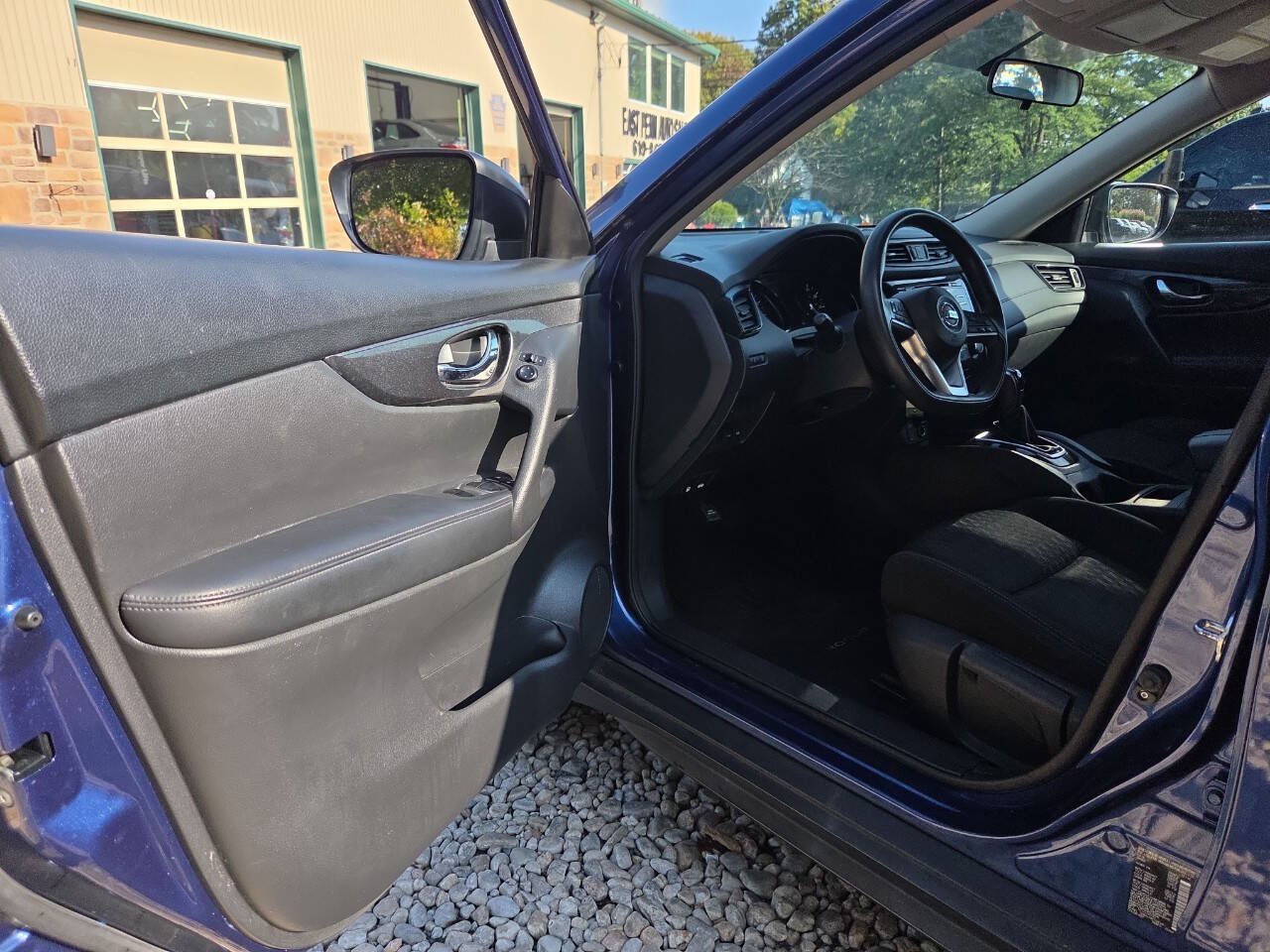 Used 2017 Nissan Rogue S FWD image 15