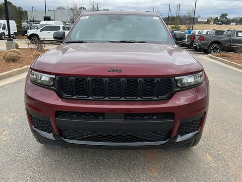 New 2025 Jeep Grand Cherokee L Altitude image 3