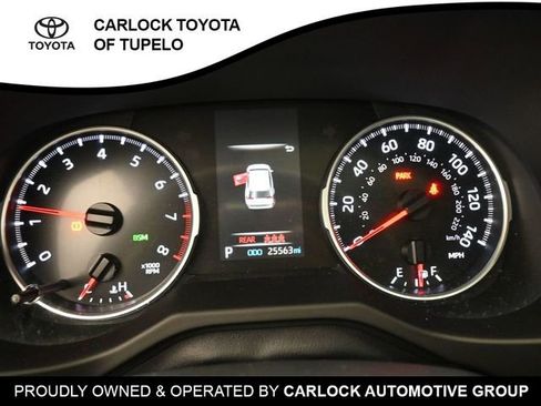 Used 2021 Toyota RAV4 XLE Premium image 16