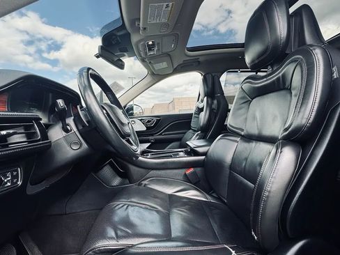 Used 2021 Lincoln Aviator Reserve w/ Equipment Group 202A image 8