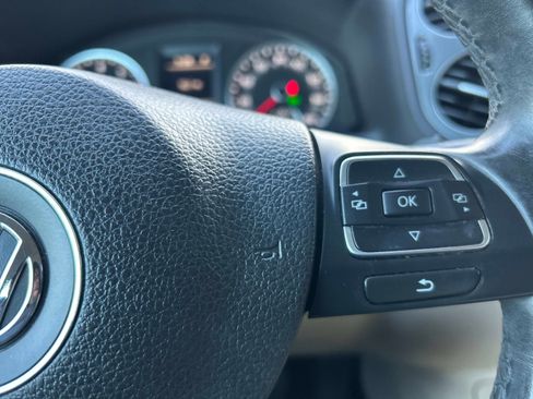 Used 2016 Volkswagen Tiguan SE image 24
