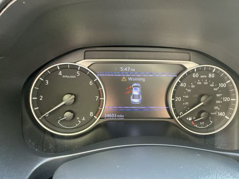 Used 2024 Nissan Altima 2.5 SR w/ SR Premium Package AWD/4WD image 15