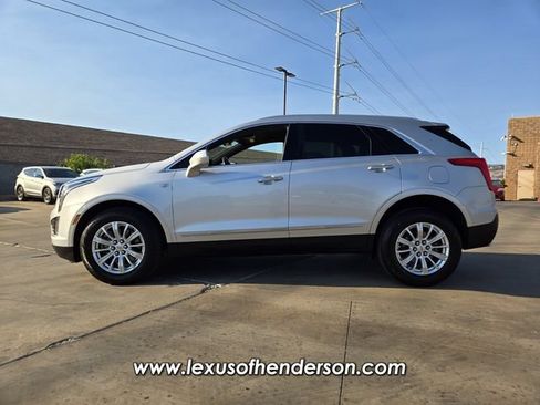 Used 2019 Cadillac XT5 FWD image 3