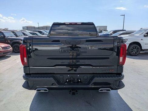 Used 2025 GMC Sierra 1500 AT4 w/ AT4 Premium Package AWD/4WD image 4