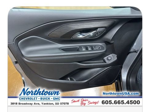 Used 2024 GMC Terrain SLE w/ Driver Convenience Package image 11