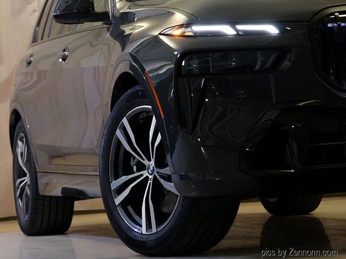 New 2027 BMW X7 xDrive40i w/ M Sport Package AWD/4WD image 4