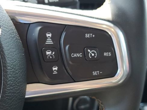 Used 2024 Jeep Wrangler Unlimited Sahara AWD/4WD image 11
