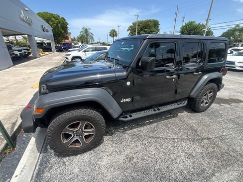 Used 2019 Jeep Wrangler Unlimited Sport S AWD/4WD image 4