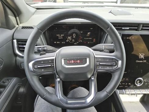 Used 2025 GMC Terrain Elevation w/ Elevation Premium Package image 2