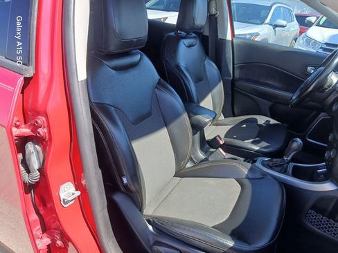 Used 2020 Jeep Compass Latitude w/ Popular Equipment Group FWD image 18