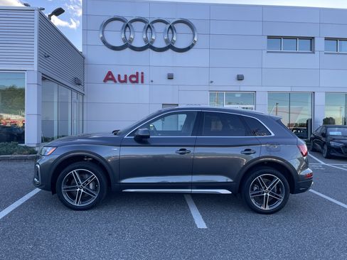 Certified 2024 Audi Q5 e Premium w/ Convenience Package AWD/4WD image 4