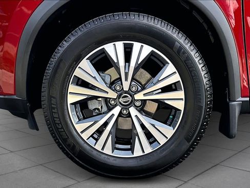 Used 2021 Nissan Rogue SV image 11