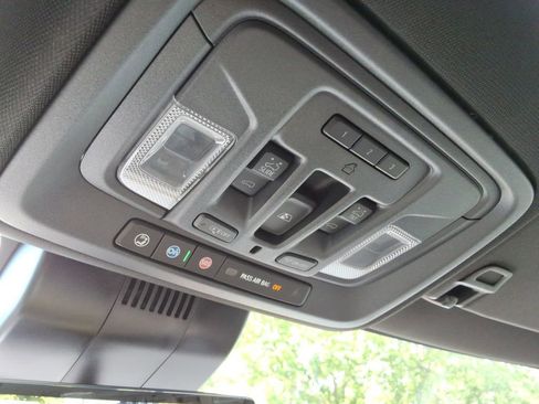 Certified 2025 GMC Sierra 1500 AT4 w/ AT4 Premium Package AWD/4WD image 37