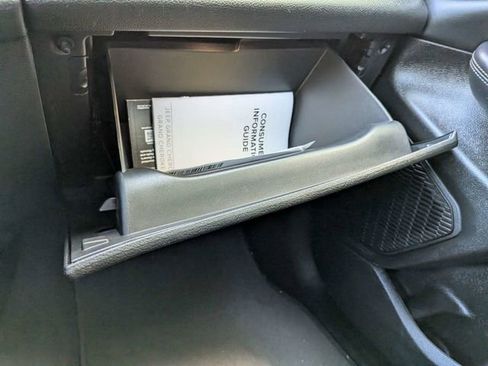 Used 2024 Jeep Grand Cherokee Altitude RWD image 22